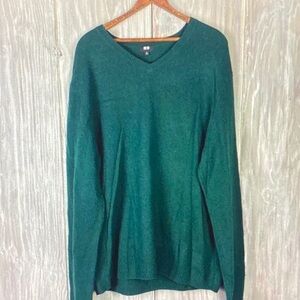 Uniqlo Green V-Neck Sweater
